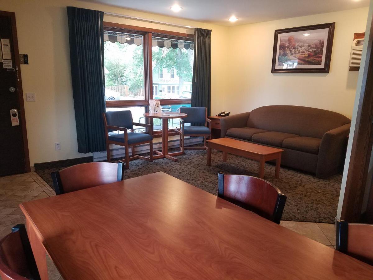 Black Hawk Motel & Suites Висконсин Делс Экстерьер фото